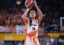 Сезон Женской национальной баскетбольной ассоциации (WNBA) едва начался, а первая за много лет задрафтованная россиянка Анастасия Олаири Косу успела провести свои первые минуты на паркете в составе самого титулованного клуба лиги — "Миннесоты Линкс". 
