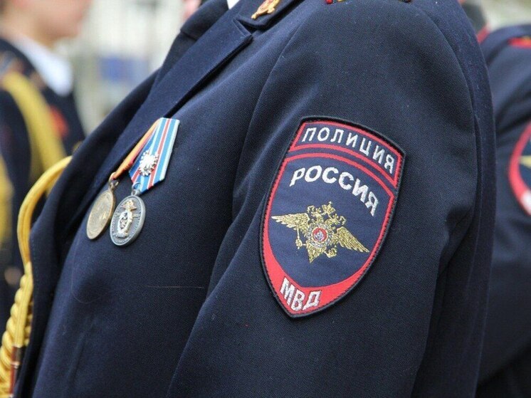 Семейная пара из Приморья обокрала подругу во время застолья