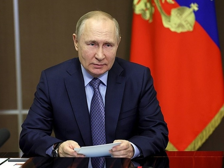 Вертолет президента России Владимира Путина находился в эпицентре масштабной атаки ВСУ, когда он посещал Курскую область 20 мая, сказал командир дивизии ПВО Юрий Дашкин