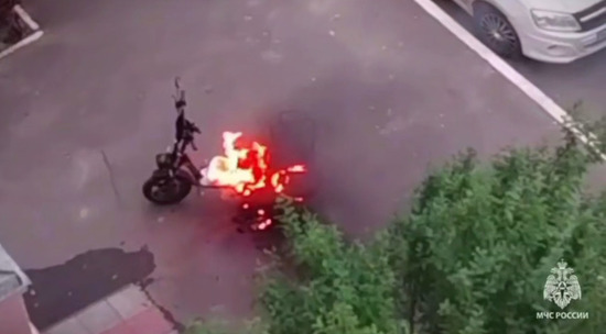 В Брянске загорелся электровелосипед: видео
