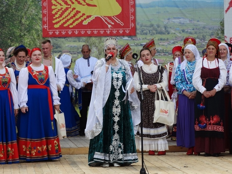 В Белокатайском районе Башкирии завершился XVIII межрегиональный праздник русской песни и частушки, сообщает отдел культуры района на своей странице во «ВКонтакте»